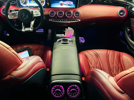 벤츠 W222 S63 AMG 터빈 송풍구 벤츠 W222 S63 AMG 카브리올레 엠비언트 패키지 전후석 송풍구 모두에 엠비언트 더하기.