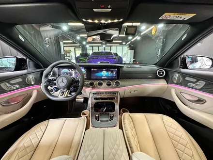 벤츠 W213 E53AMG 4D부메스터 + 송풍구엠비언트.