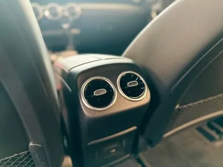 벤츠 W177 A45AMG 순정부품 후석송풍구 생성 + 블랙 엠블럼 교체 세트.