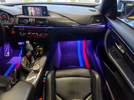 BMW M4 리츠 스마트 엠비언트. 엠비언트가 불어넣는 생기.