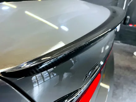 BMW G12 7시리즈 익스테리어 바디 패키지. 블랙 그릴 + 사이드미러 + 카본 스포일러.