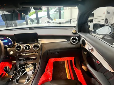 벤츠 GLC 43AMG 엠비언트 풀패키지 (송풍구+트위터 외).