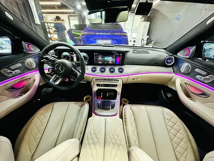 벤츠 W213 E53AMG 4D부메스터 + 송풍구엠비언트.