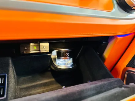 벤츠 G63 AMG 실내 카본 트림 풀세트 + 순정 이오나이저 실내향수 설치.