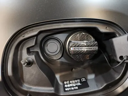 BMW G16 8시리즈 그란쿠페 카본 디퓨저 + 퍼포먼스 카본 주유구 커버 + 퍼포먼스 핸들 카본.