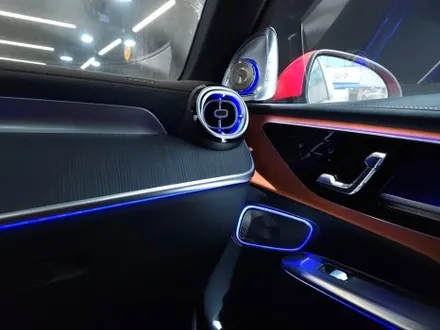 벤츠 2024 GLC 4D부메스터 + 도어 미드레인지 엠비언트