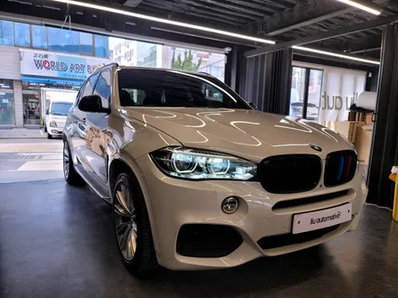 BMW F15 X5 무빙 사이드리피터. 시안성 좋은 무빙 사이드리피터.