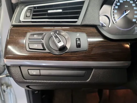 BMW F02 7시리즈 리츠 스마트 엠비언트. 모두가 탐내는 차에도 필수, 엠비언트.