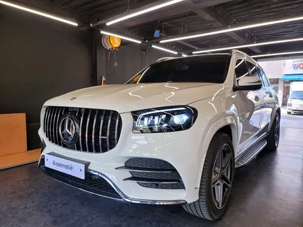 벤츠 신형 GLS AMG GLS63 타입 리어 디퓨저. AMG 리어 디퓨저로 새로워지는 뒷모습.