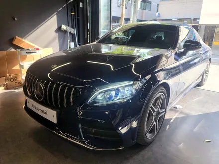 벤츠 C205 C클래스 쿠페 AMG 송풍구 엠비언트 세트. C쿱에 어울리는 감각적인 실내.