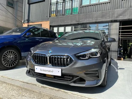 BMW F44 2시리즈 키드니 그릴. 블랙 키드니그릴 교체 후 모습 확인하세요.
