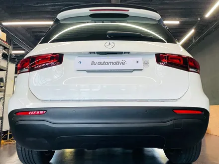 벤츠 GLB200d 45AMG 타입 디퓨저 세트. AMG 리어 디퓨저로 완성되는 뒷모습.