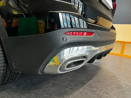 벤츠 GLB AMG 디퓨저 세트. AMG 리어 디퓨저로 완성되는 뒷모습.