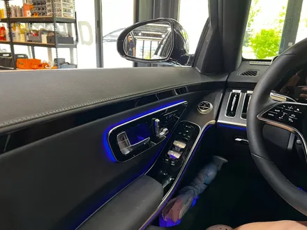 벤츠 W223 S클래스 숏바디 전용 부품 액티브엠비언트 + 순정 4D 부메스터.