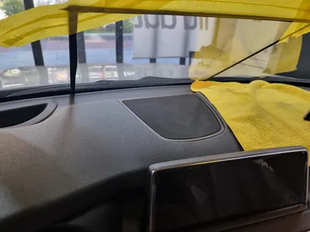 BMW F15 X5 업다운 센터 스피커 설치.