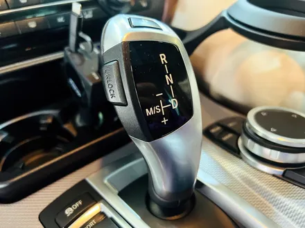BMW F10 5시리즈 크리스탈 기어봉 교체 세트.