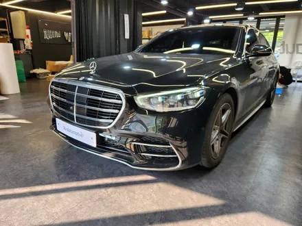벤츠 W223 S클래스 숏바디 차량 액티브엠비언트 옵션.