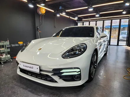 포르쉐 970 파나메라 리츠 액티브 엠비언트 인테리어.