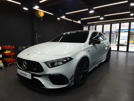 벤츠 A45 AMG 디퓨저 립 + 블랙팩 엠블럼 교체.