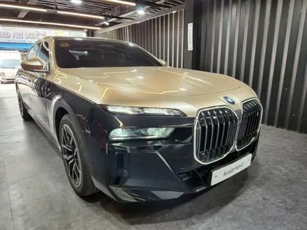 BMW G70 i7 7시리즈 엠비언트 확장 패키지