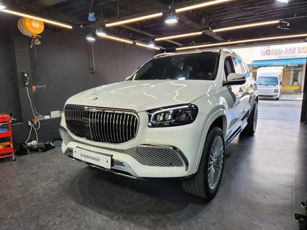 벤츠 GLS 마이바흐 전동 사이드스텝 2024 업그레이드 버전.