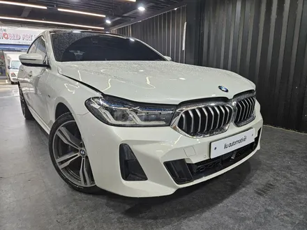 BMW 6GT 아이코닉 글로우 프론트 그릴