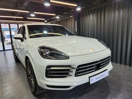 카이엔 액티브엠비언트 실내 인테리어.