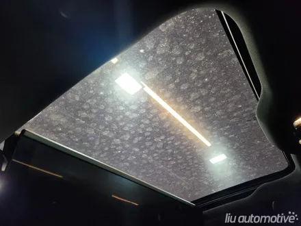 BMW 스카이라운지 시공으로 선루프 유리에도 효과가 가능합니다.