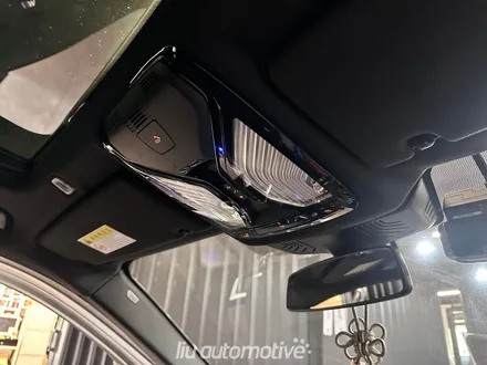 BMW 5시리즈 엠비언트 인테리어 확장 패키지, 지금 바로 확인해보세요. 선루프라인 + 실내등 추가. / 서울 서초