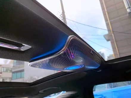 벤츠 W223 S클래스 천장 부메스터 + 액티브엠비언트. 천장 부메스터의 매력.