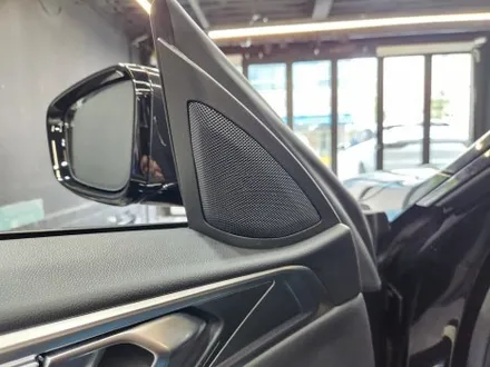 BMW G22 4시리즈 쿠페 회오리 트위터 + 도어 미드레인지 + 크리스탈 기어봉 교체 시공 패키지.