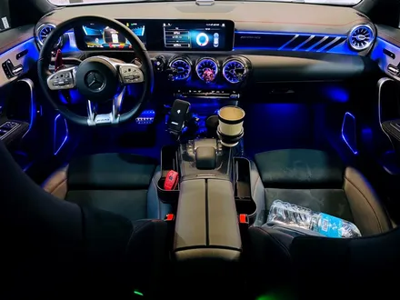 벤츠 C118 CLA 엠비언트 AMG 패키지. 미드레인지 스피커 + AMG 바 엠비언트 + AMG 핸들커버.