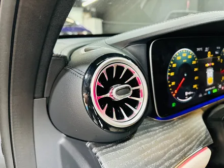 벤츠 W213 E53AMG 4D부메스터 + 송풍구엠비언트.