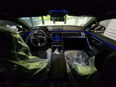 벤츠 W223 S클래스 피아노트림 + 액티브엠비언트 + 부메스터.