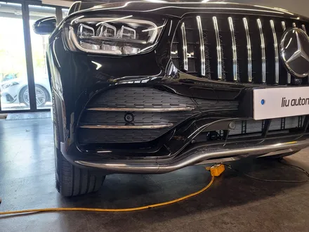 벤츠 GLC 블랙팩 크롬죽이기. 후방 램프까지 나이트 필름으로.