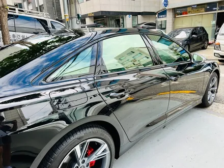 아우디 A6 C8 신차 출고 패키지 (S6그릴+RS6그릴+디퓨저+스포일러+미러+테일램프+실내엠비언트+컵홀더설치+타공기어노브+S6시동버튼+후석USB설치+안전벨트엠비언트+크롬죽이기).