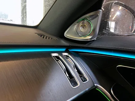 벤츠 W223 S클래스 액티브엠비언트 + 순정 부메스터 4D. 화려한 퍼포먼스, 액티브엠비언트.