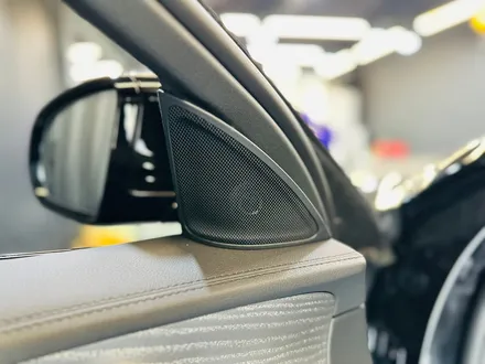 벤츠 W213 E53AMG 4D부메스터 + 송풍구엠비언트.