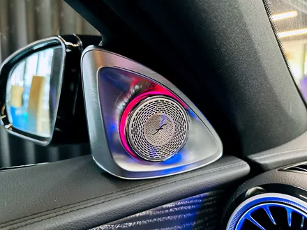 벤츠 W213 E53AMG 4D부메스터 + 송풍구엠비언트.