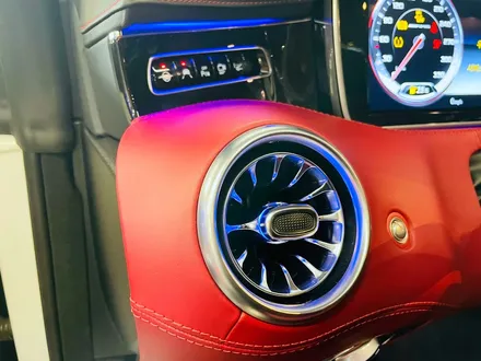 벤츠 W222 S63 AMG 터빈 송풍구 벤츠 W222 S63 AMG 카브리올레 엠비언트 패키지 전후석 송풍구 모두에 엠비언트 더하기.