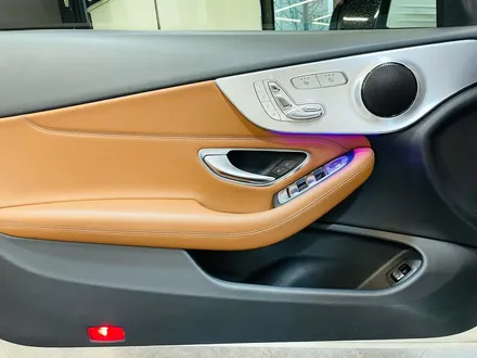 벤츠 C200 C클래스 카브리올레 엠비언트 풀패키지. 리츠 스마트 엠비언트 + 송풍구.