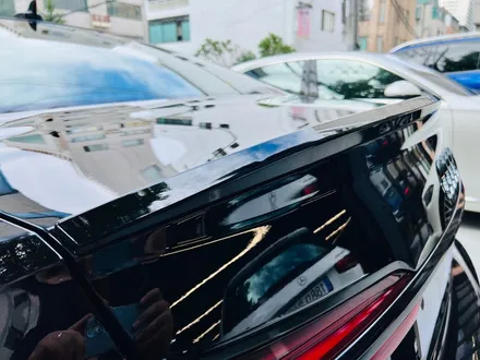 아우디 A6 C8 신차 출고 패키지 (S6그릴+RS6그릴+디퓨저+스포일러+미러+테일램프+실내엠비언트+컵홀더설치+타공기어노브+S6시동버튼+후석USB설치+안전벨트엠비언트+크롬죽이기).