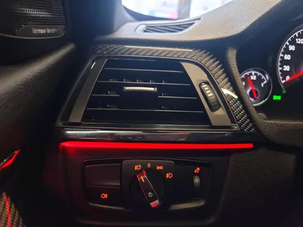 BMW M4 리츠 스마트 엠비언트. 엠비언트가 불어넣는 생기.