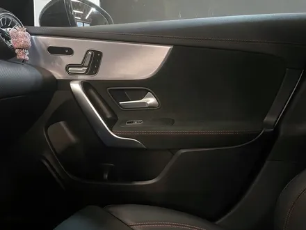 벤츠 C118 CLA 엠비언트 AMG 패키지. 미드레인지 스피커 + AMG 바 엠비언트 + AMG 핸들커버.