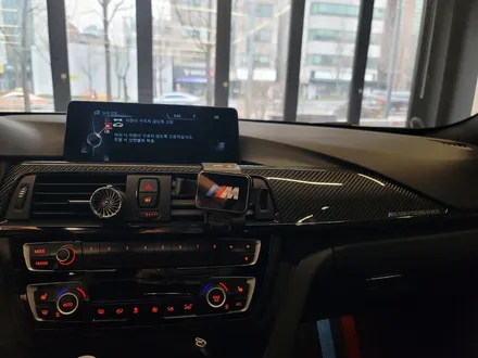 BMW M4 리츠 스마트 엠비언트. 엠비언트가 불어넣는 생기.