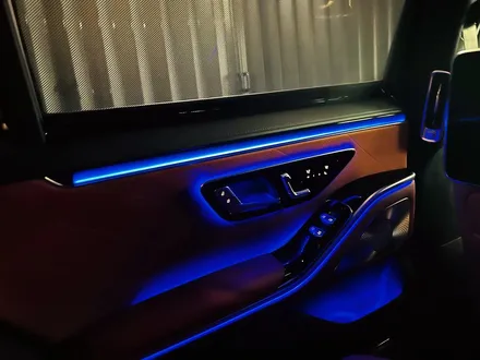 벤츠 W223 S클래스 4D 부메스터 + 액티브엠비언트 세트. 화려한 퍼포먼스 최강조합.