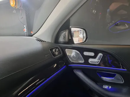 벤츠 W167 GLE 부메스터 + 미드 도어 스피커 엠비언트 연동.