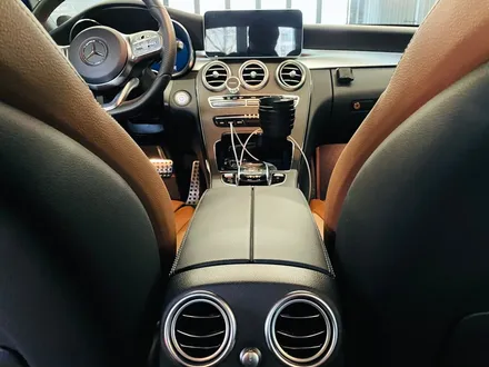 벤츠 W205 C클래스 64컬러 송풍구 엠비언트. 후석까지 화려한 분위기로.