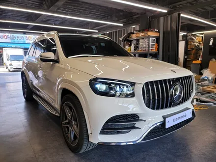 벤츠 신형 GLS AMG GLS63 타입 리어 디퓨저. AMG 리어 디퓨저로 새로워지는 뒷모습.