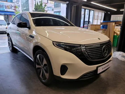벤츠 EQC 사이드스텝. 승하차 보조발판 시공.